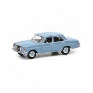 Preisvergleich für Autos: Schuco 452034600 Mercedes Benz 200D -/8 (W115) hellblau Maßstab 1:64 Modellauto