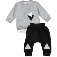 Preisvergleich für Oberteile: 2tlg Set Shirt + Hose Lieblingsstücke Triangle T-Shirts  schwarz/grau Gr. 62 Jungen Kinder